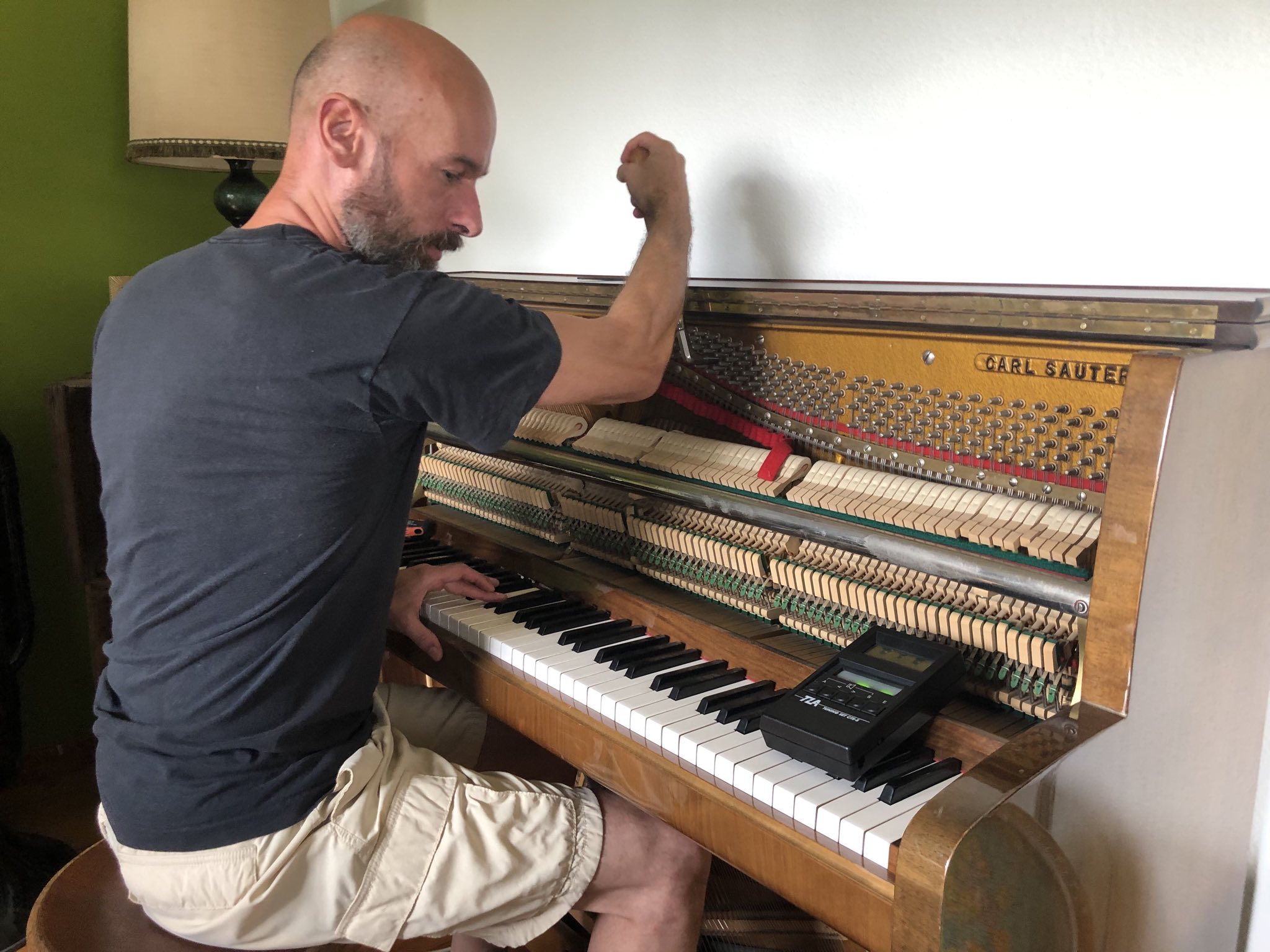 Pianostämning i Leer, Tyskland